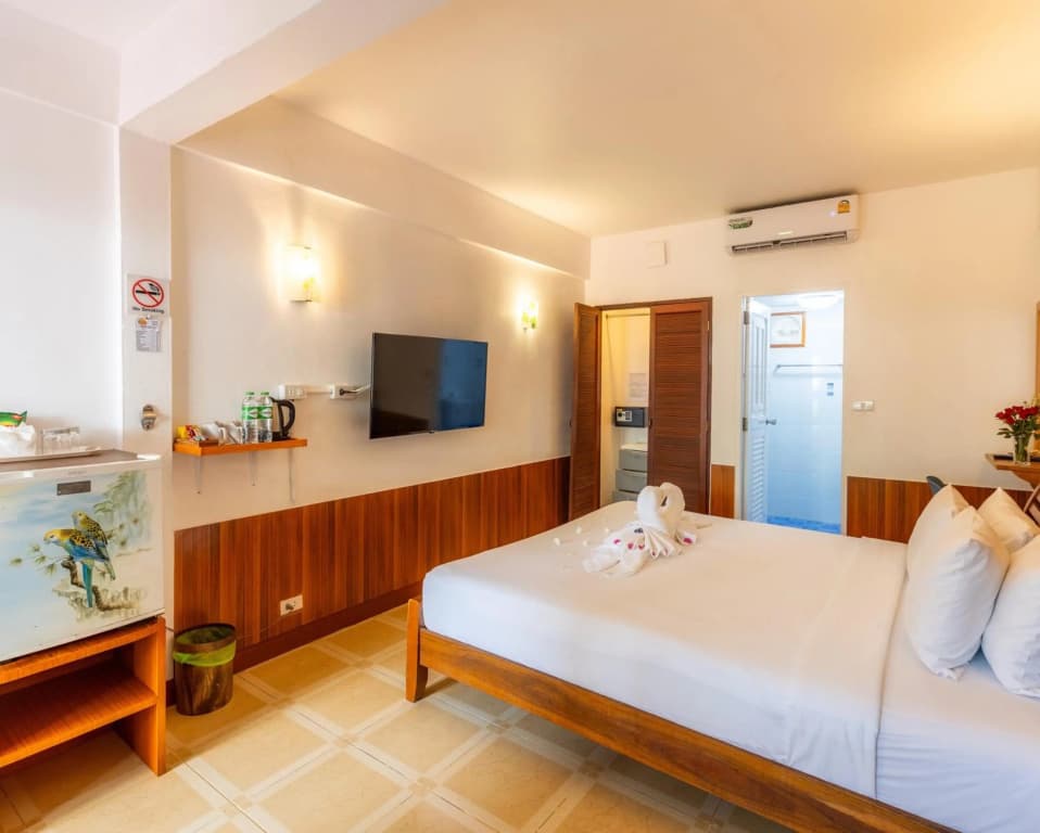 The Expat Hotel - photo 37