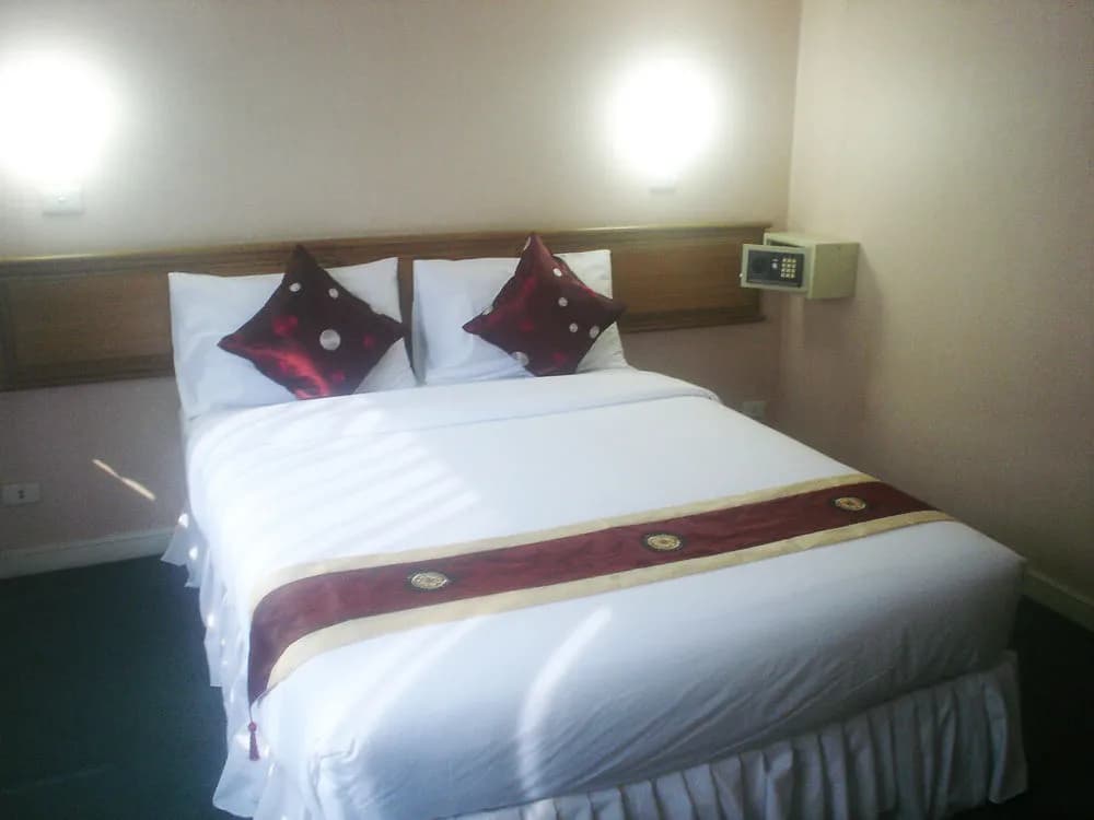 Bangkok Inn - photo 8