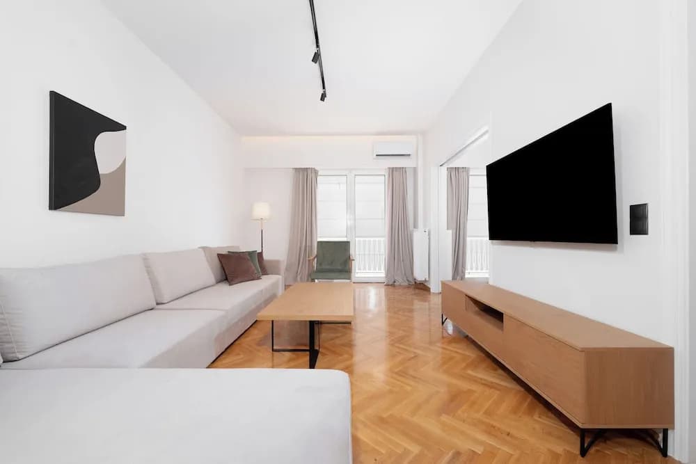Kolonaki Elegant Apartment with Balcony - photo 12