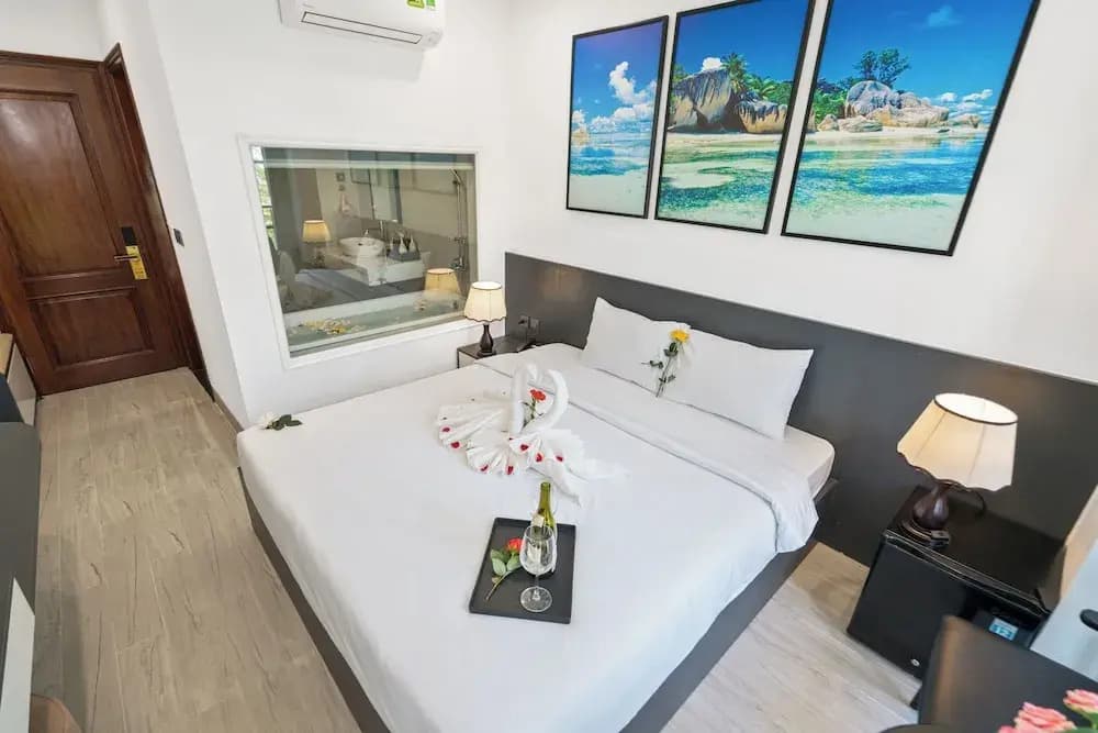 The Enchanted Ha Long Hotel - Bai Chay Beach - photo 7