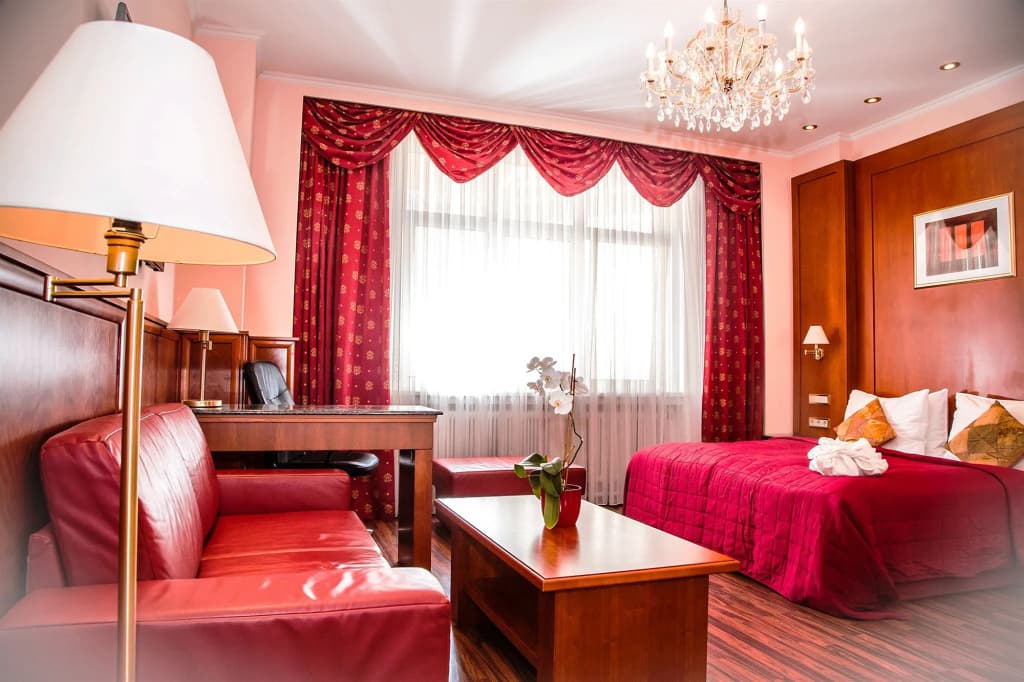 Hotel Corvinus - photo 4