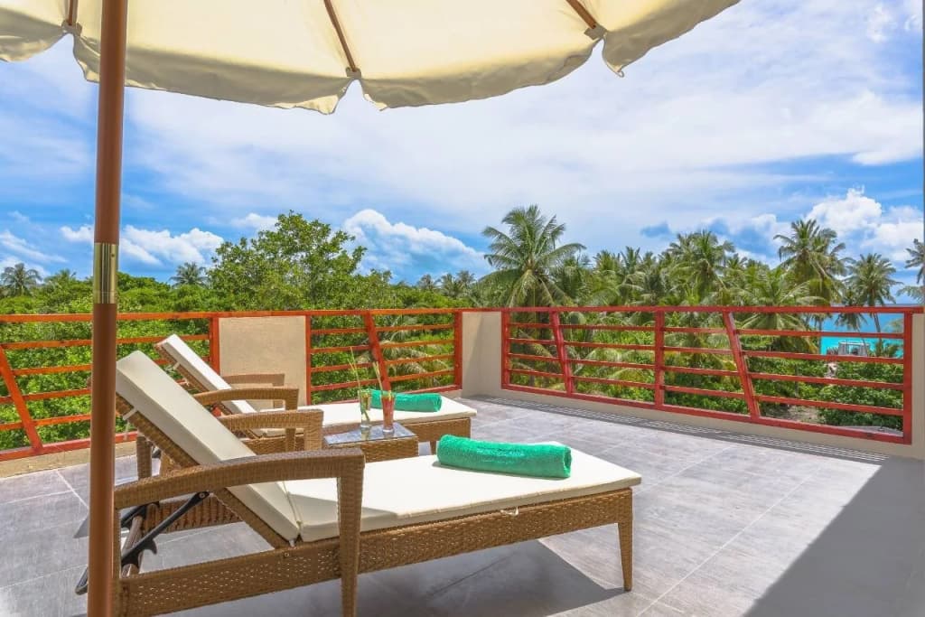 White Sand Dhigurah Hotel - photo 11