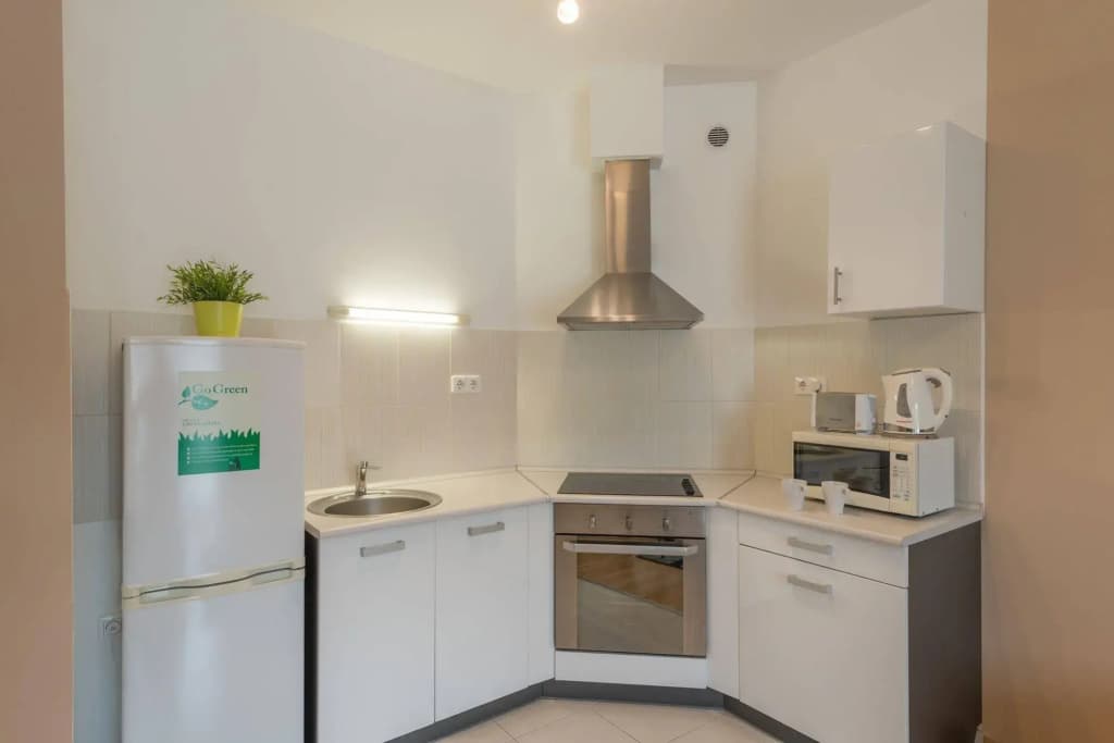 Corvin Plaza Apartments & Suites - photo 21