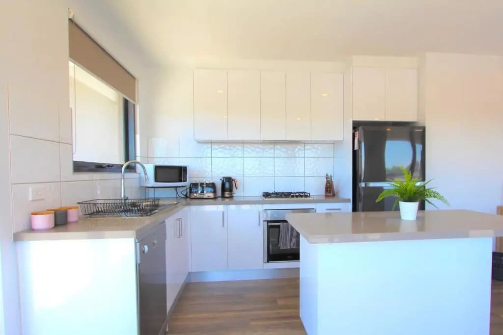 StayCentral-Heidelberg Heights Penthouse - photo 10