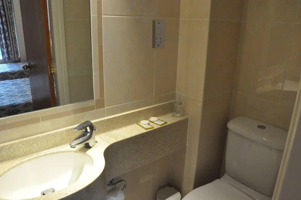 Olympic House Hotel - photo 9