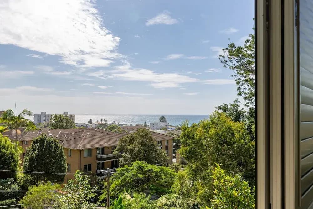 Luxury 2-bed With Ocean Views and Garden - photo 10