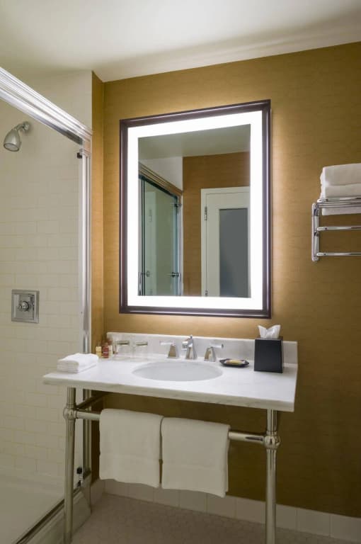 Sheraton JFK Airport - photo 8