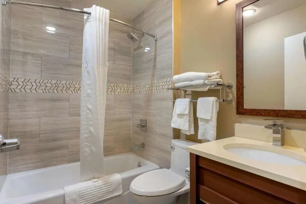 Comfort Inn & Suites near JFK Air Train - photo 10