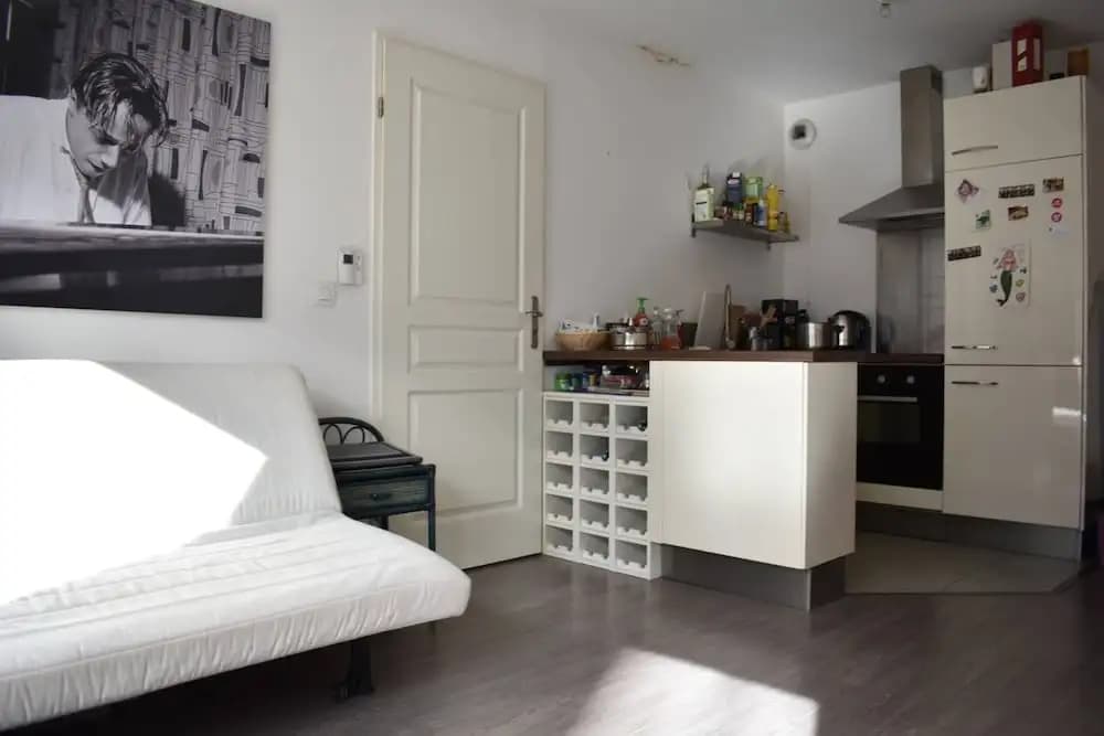 1 Bedroom Apartment in 18th Arrondissement - photo 1