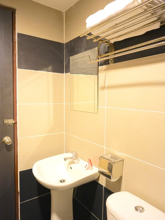 Hotel O Utama Inn - photo 8
