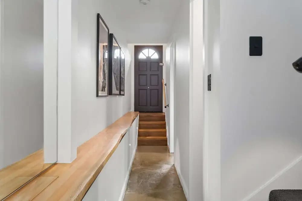 Charming 3-bed Cottage With a Courtyard - photo 10