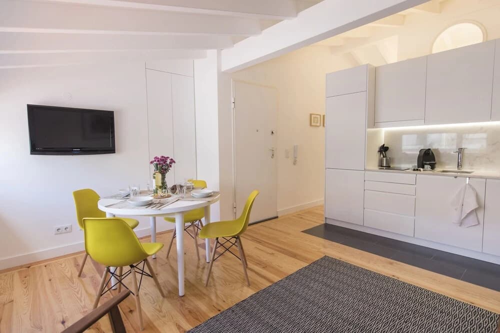 Artistic-White Flat - photo 16