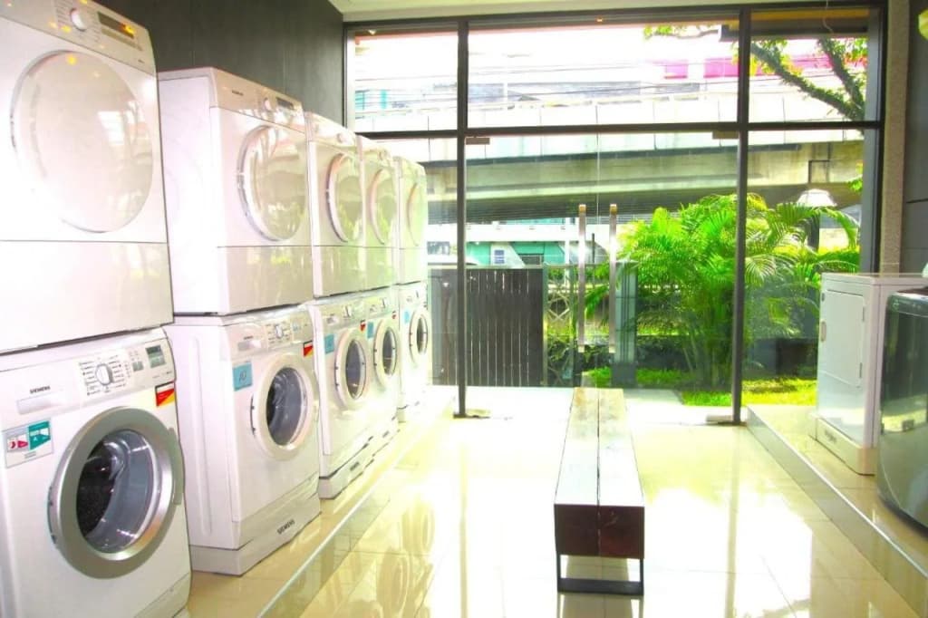 Nest n Rest Hotel - photo 5