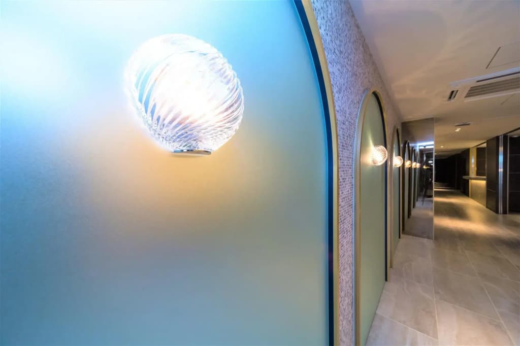 Shinsaibashi Crystal Hotel - photo 13