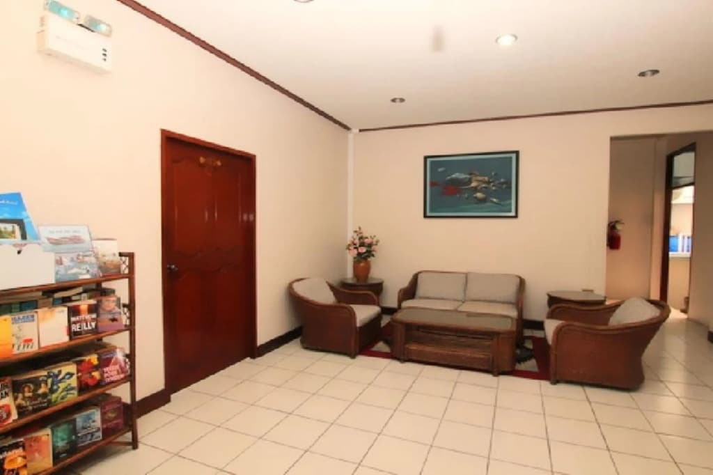 Baan Busarin Hotel - photo 2