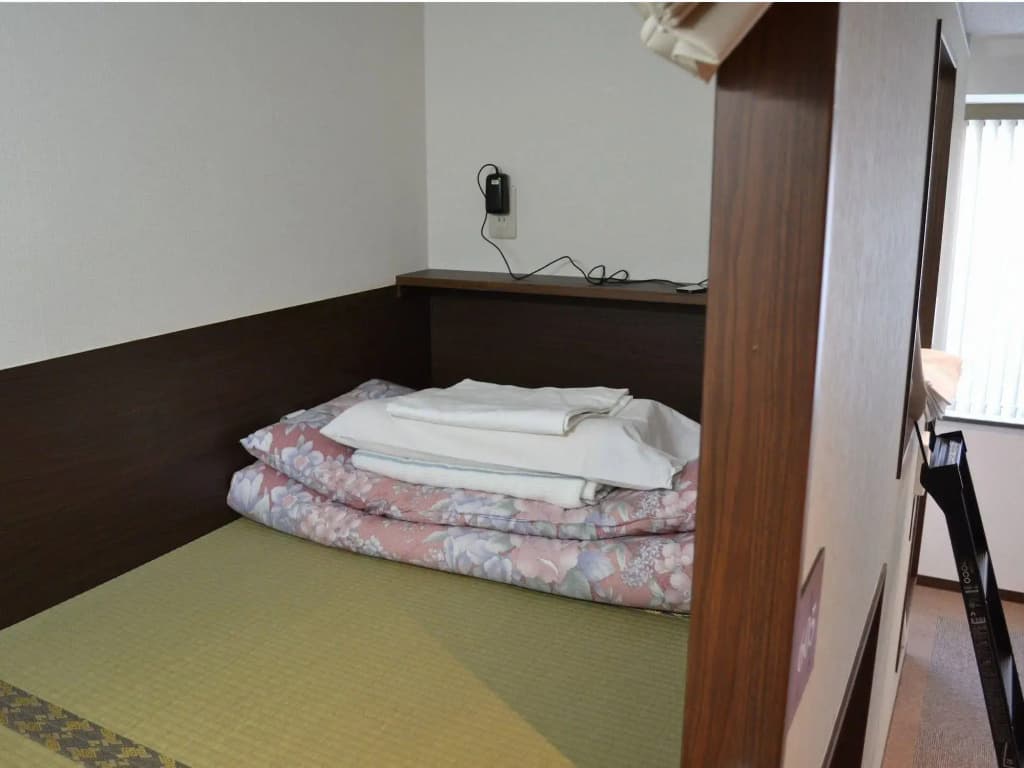 1 Night 1980 Hostel Tokyo - photo 4