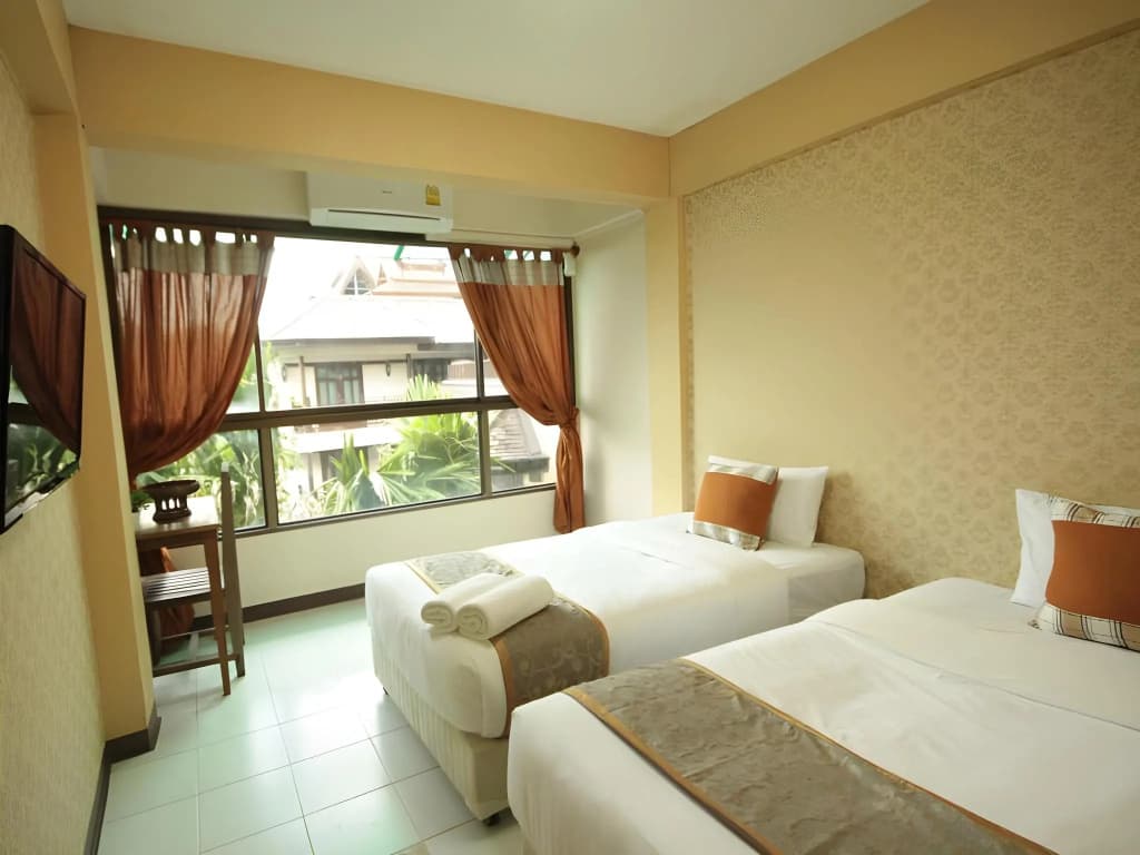 Thana Hotel & Guesthouse - photo 4