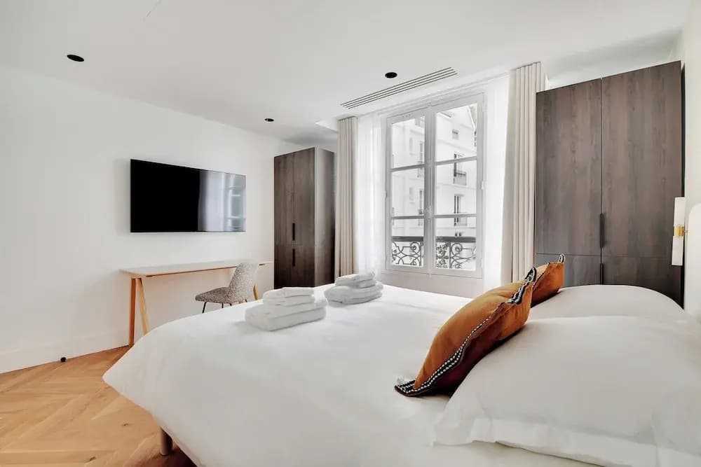 Apartment for 8 People in Madeleine - photo 4