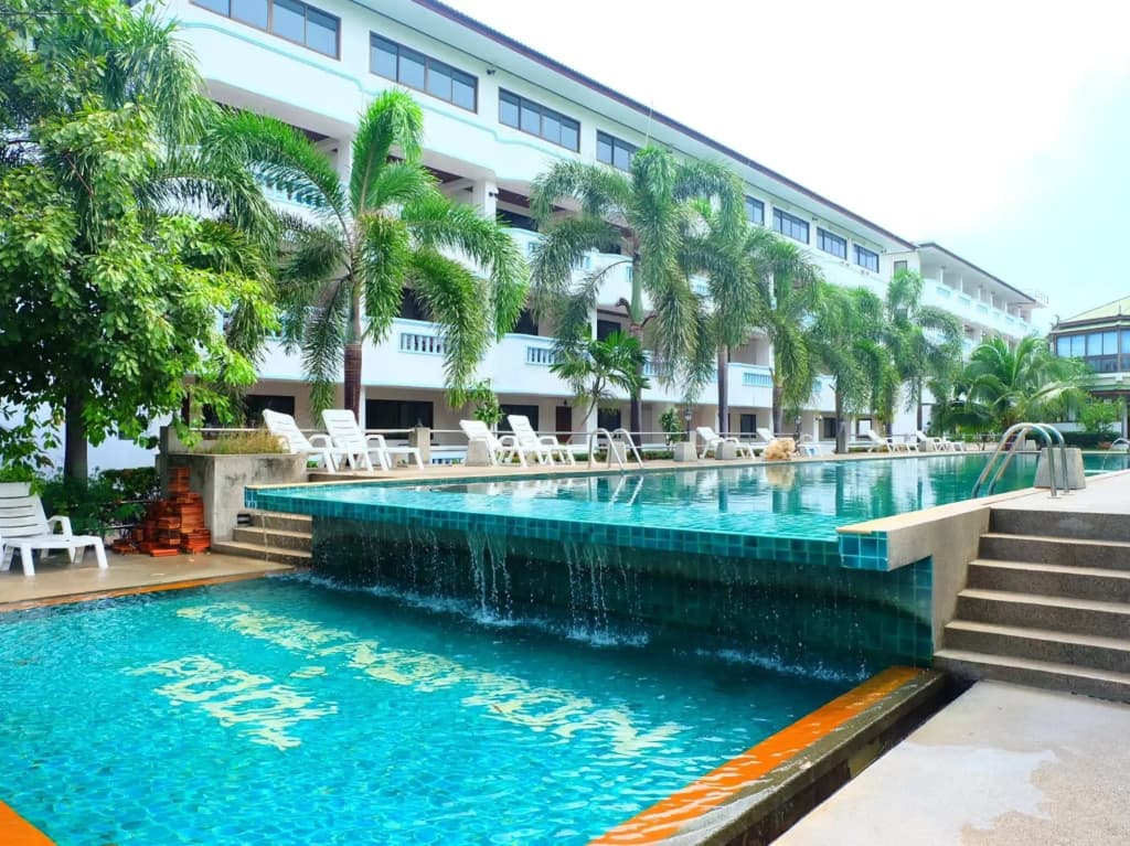 Bay Beach Resort - photo 13