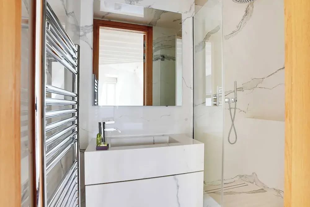 Designer Loft - 2bd/6p- Arc de Trimphe - photo 8