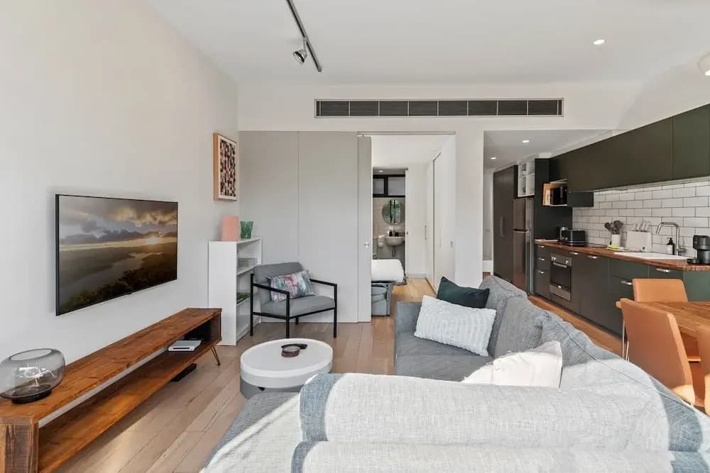 Chic 2-bed Apartment in Vibrant St Kilda - photo 5