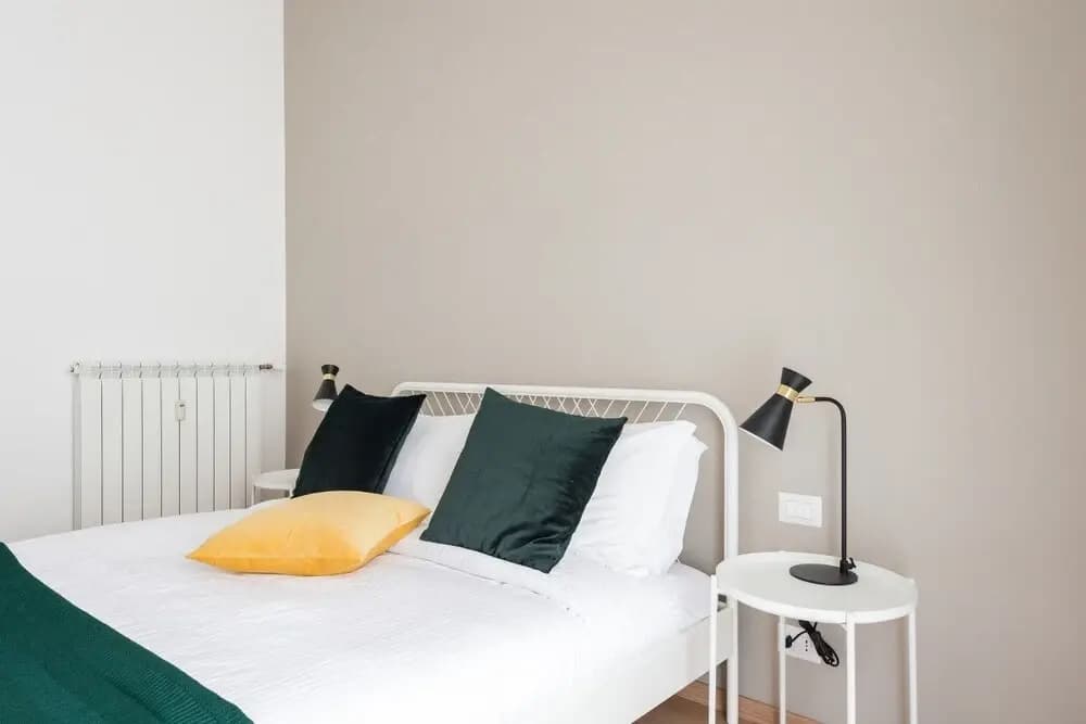 Modern Trendy Flat Well Connected W/vatican - photo 5