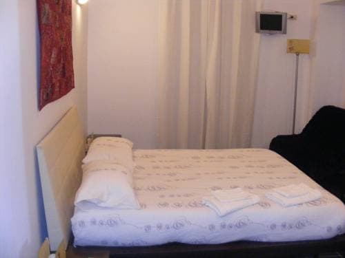 Yesrome - main photo