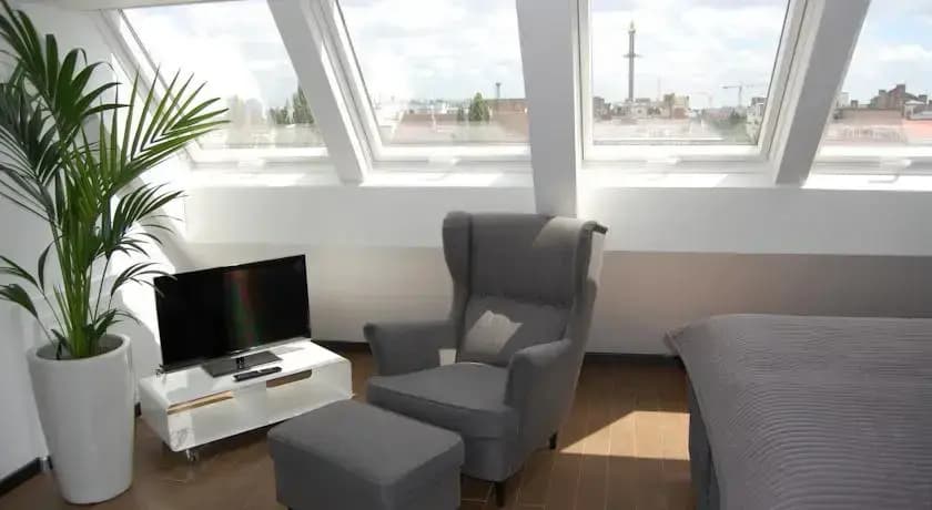 Kunsthaus Apartments - photo 13