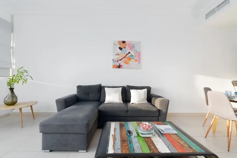 SuperHost - Beautiful City Views From This Apt Close to Lake - photo 10