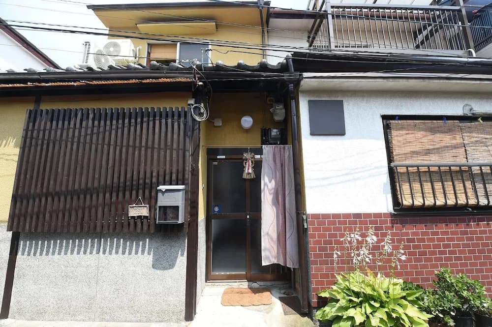 MEGULI - main photo