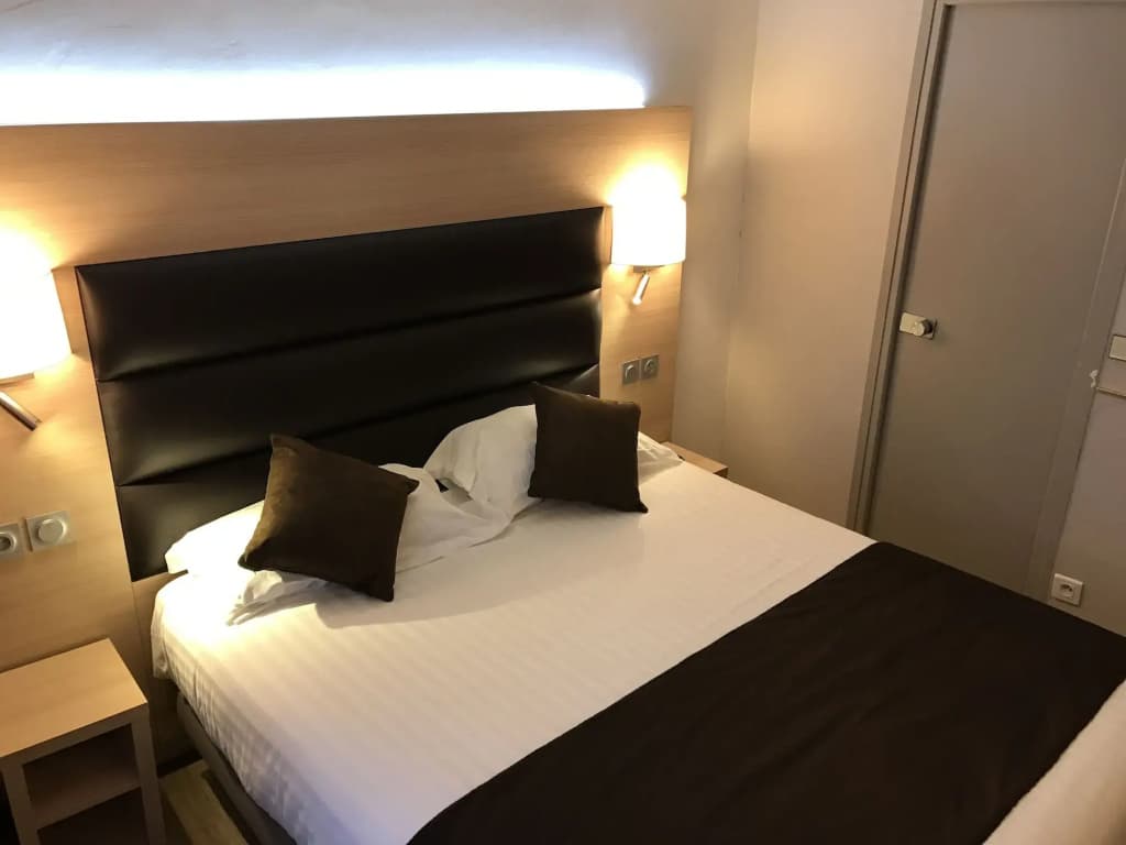 Hotel Unic Renoir Saint Germain - photo 25