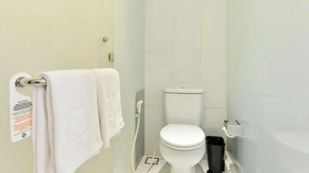 V Hotel Tebet - photo 15