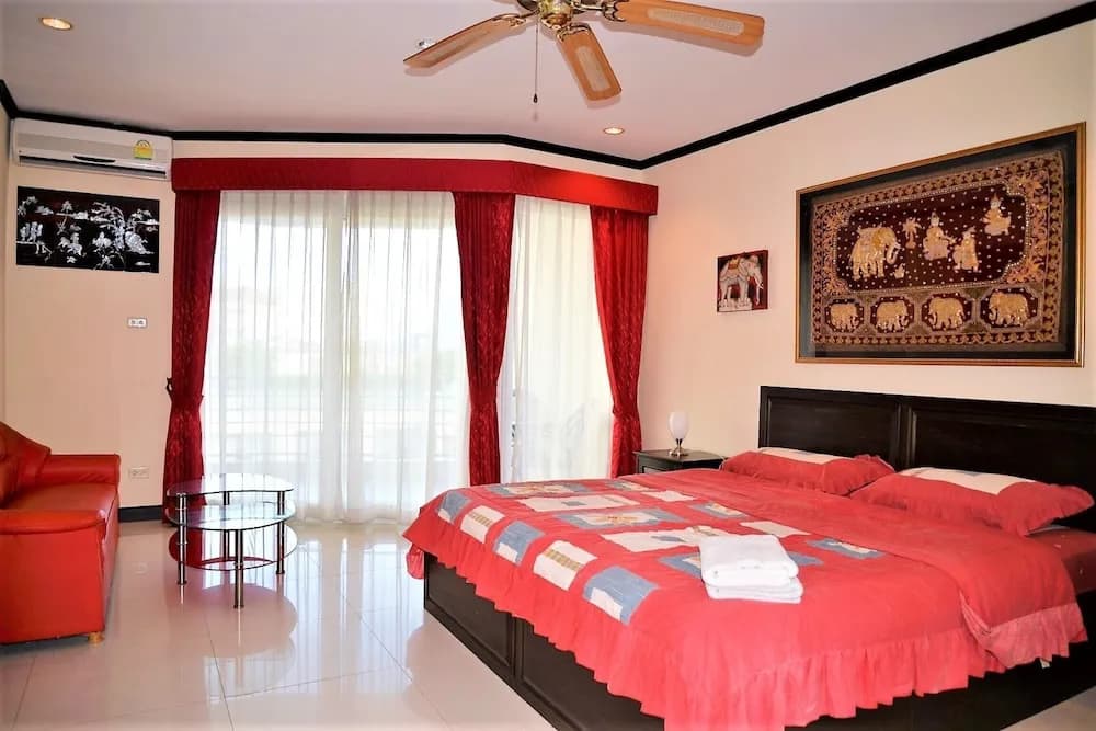 Plaza Residence Jomtien Beach - Large Studio Condo - photo 3