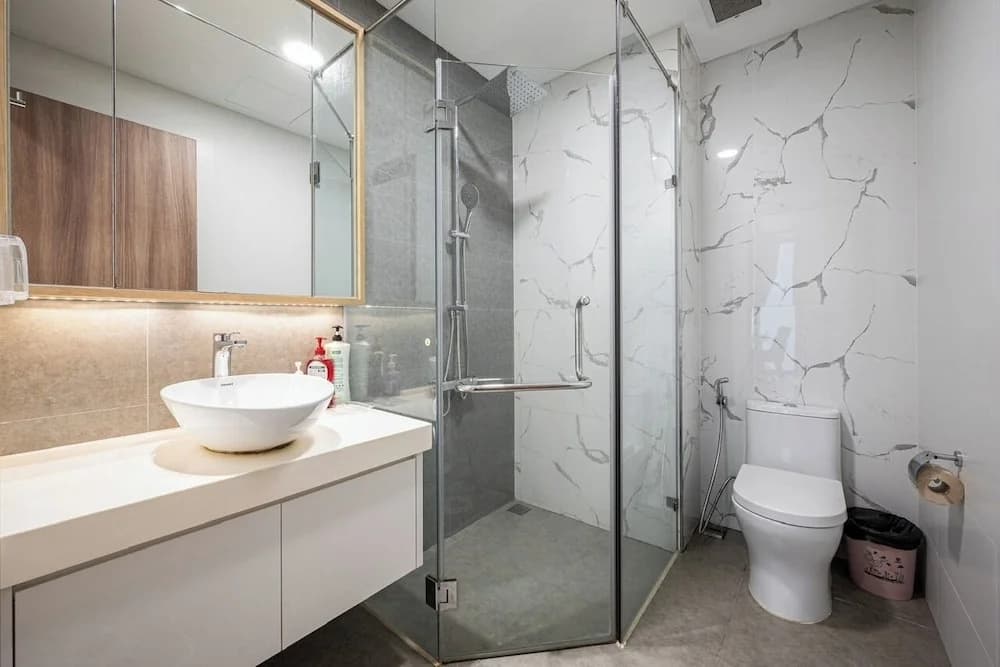 Luxury Sunwah Apartment near Landmark 81 - City View - photo 10