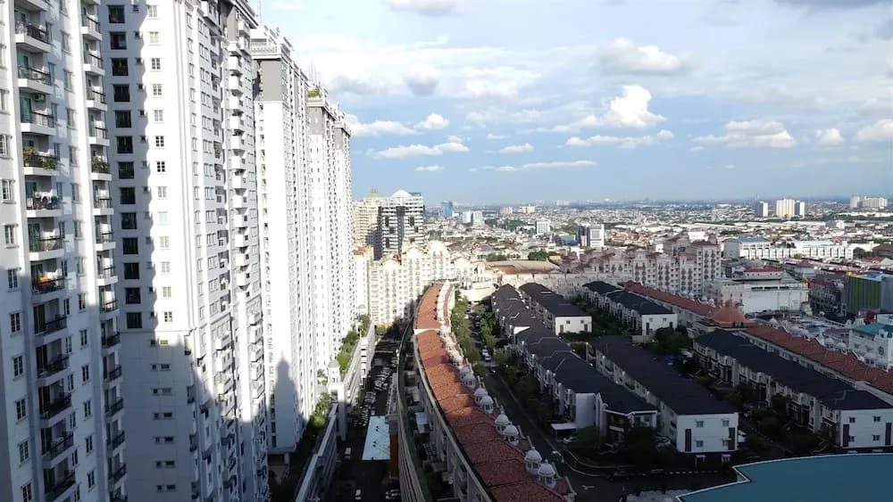 Penthouse Level Apartment At Mall Of Indonesia (MOI) Gading - photo 10