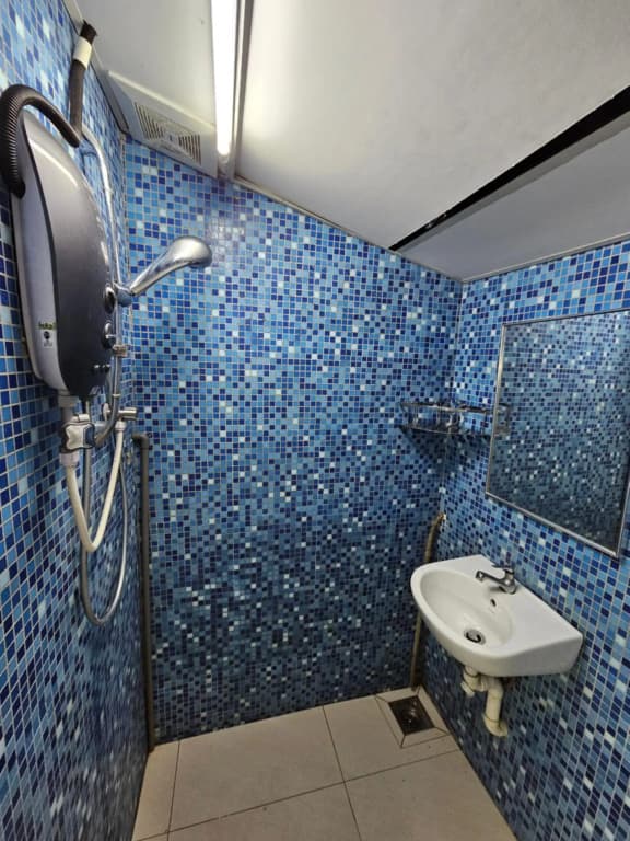 Color Mixed Home Hostel - photo 6