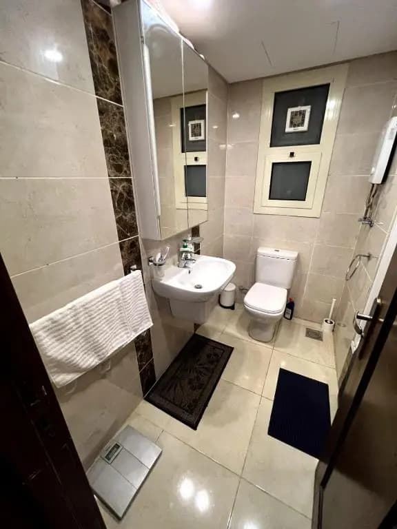 Elegant Duplex with Pool Frontauc - photo 10