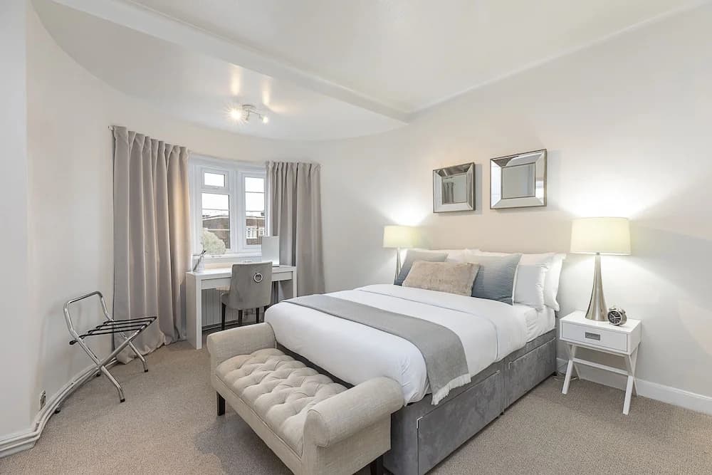 Imperial Suite in Swiss Cottage - photo 10