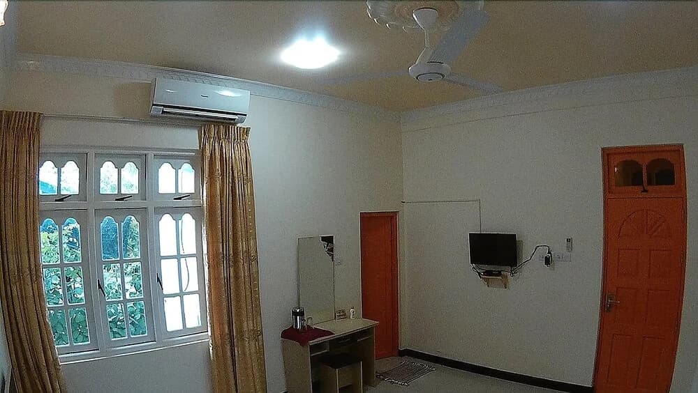 Magoodhoo Inn - photo 10