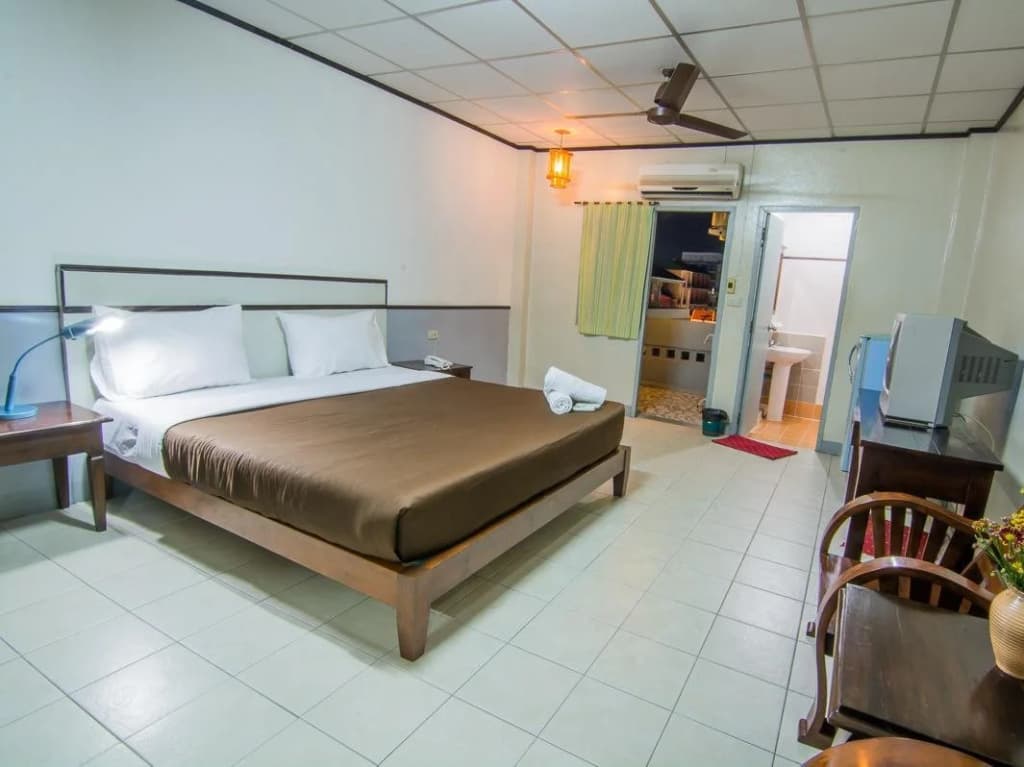 Sutus Court - photo 5