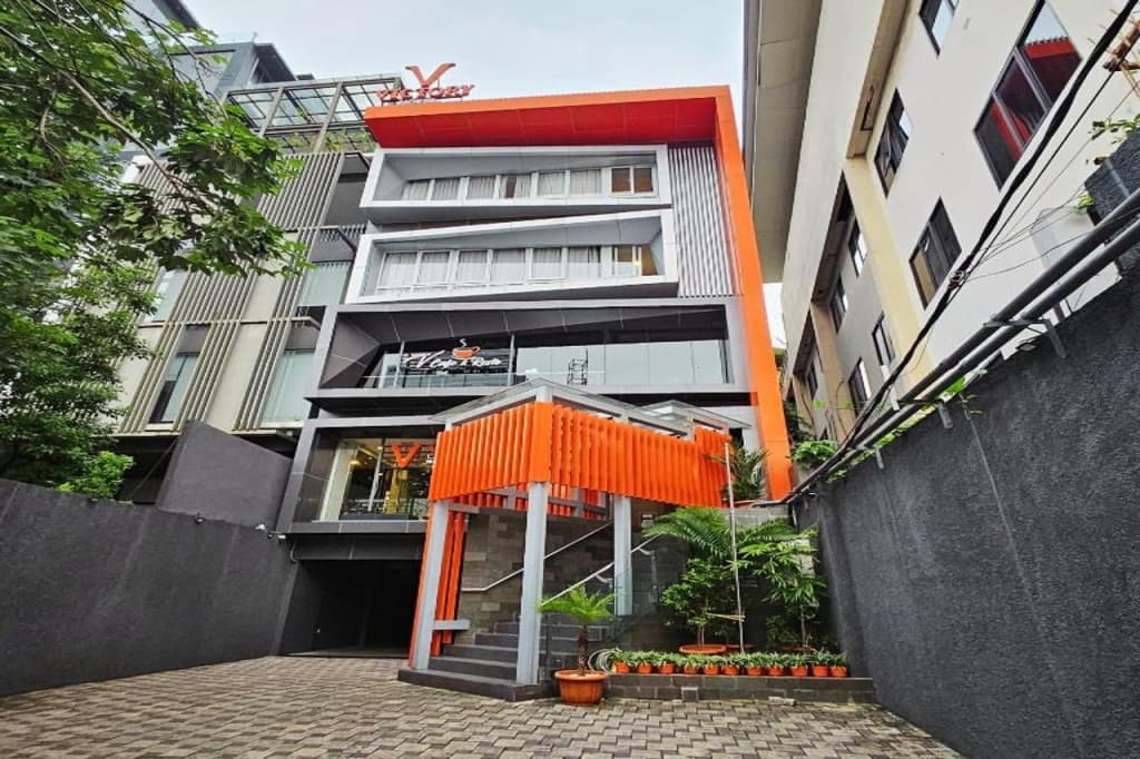 Victory Hotel - photo 4