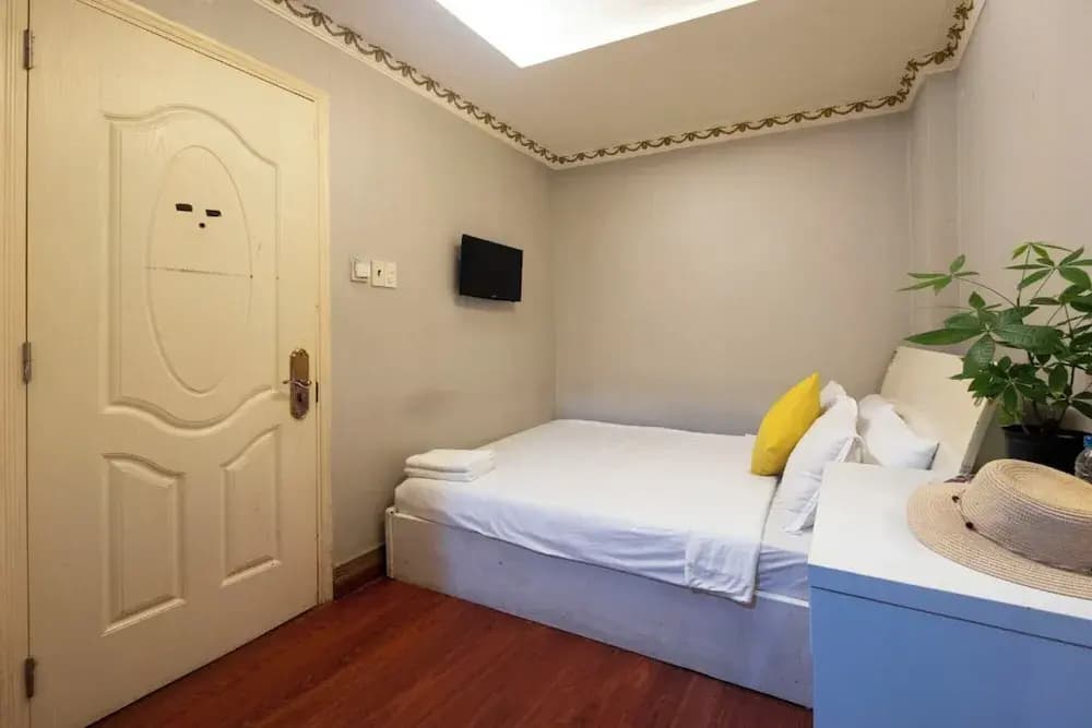 Crowne Bui Vien Hotel - photo 23