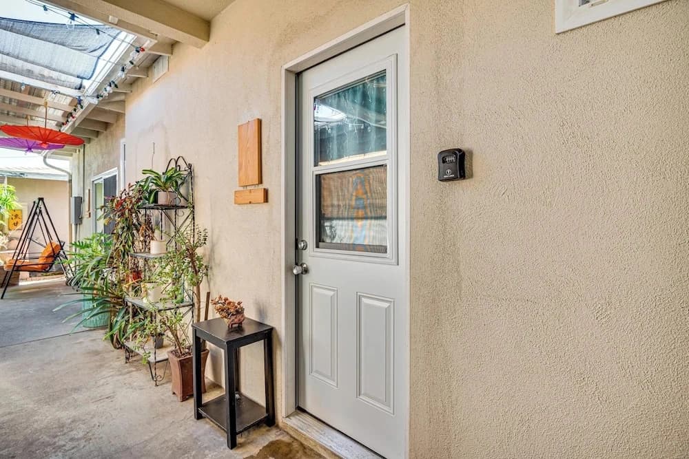 Explore Shops, Eats & Entertainment! Pasadena Apt - photo 10