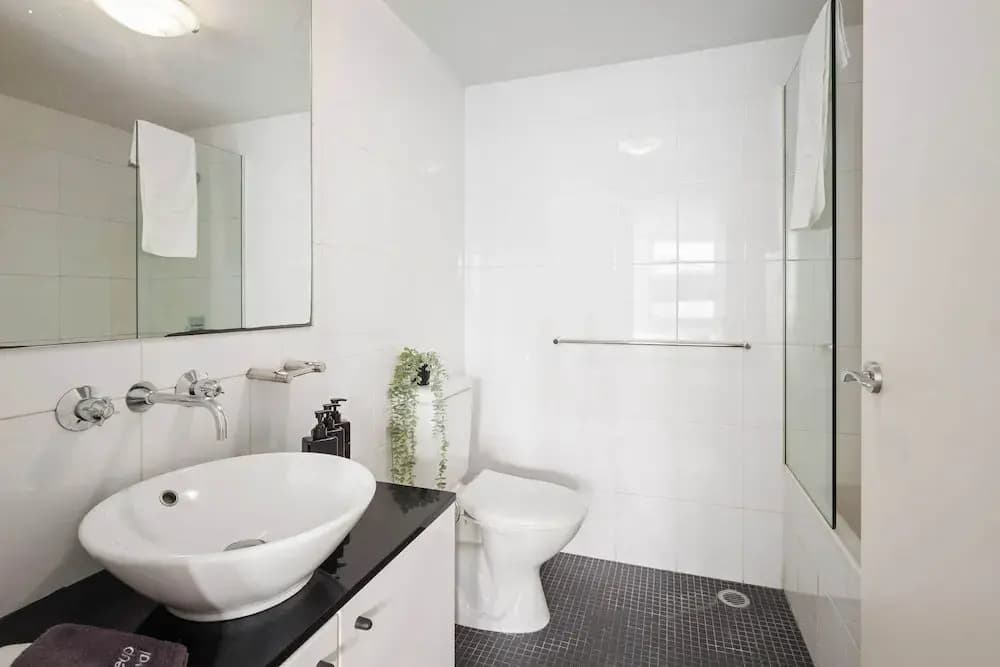 Cozy 2BR Apartment Steps From Darling Harbour - photo 7