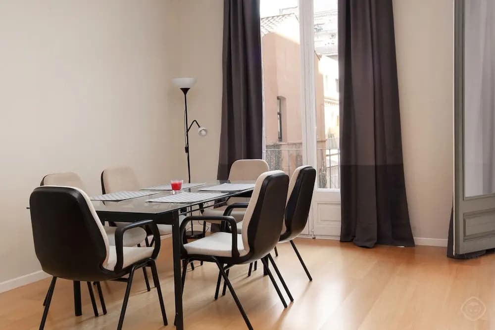 Modern Center Apartments - photo 3