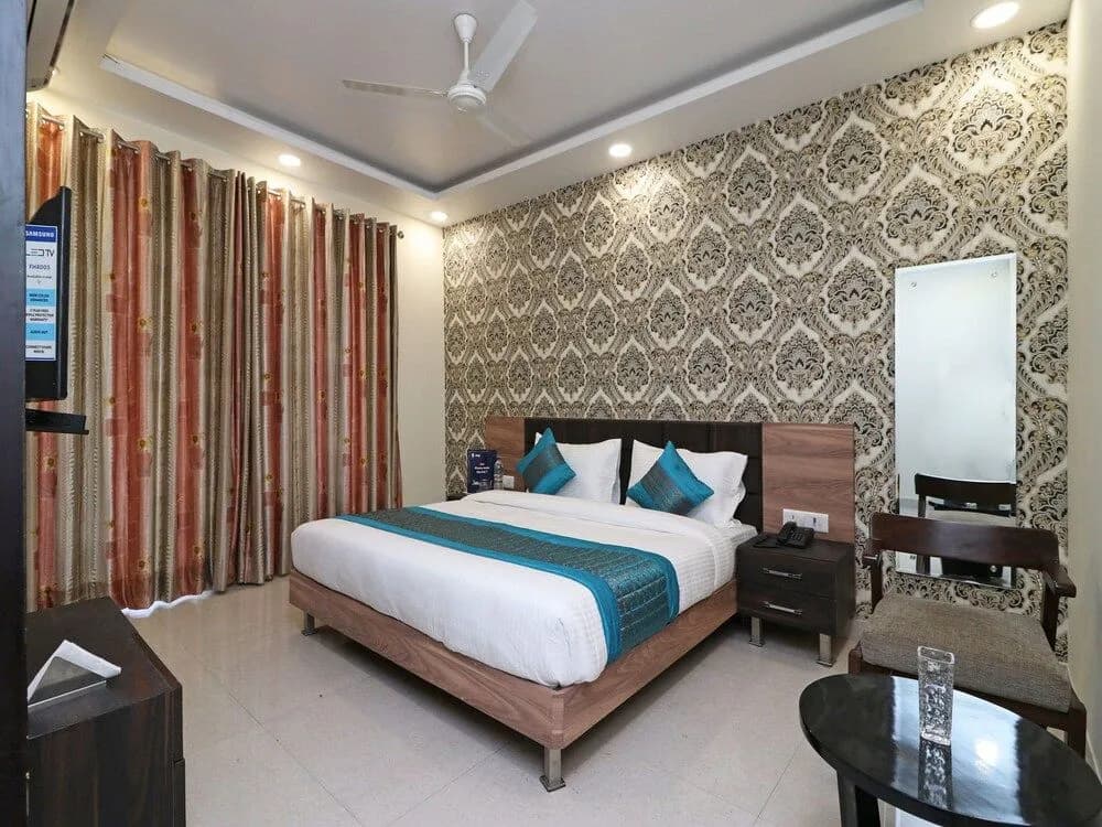OYO 11611 Royal Palace Inn - photo 2