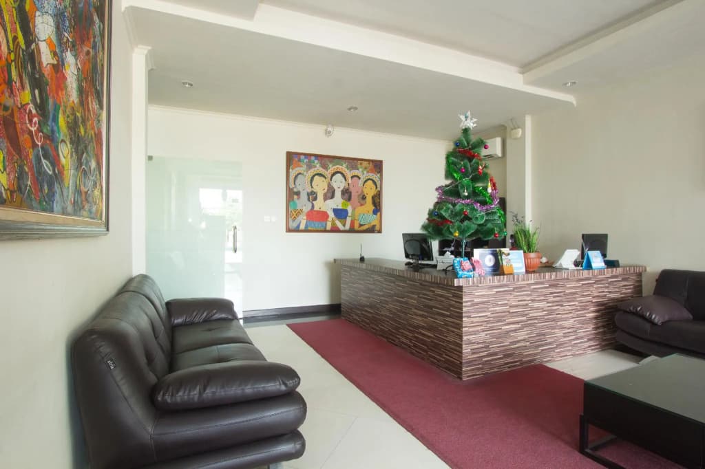 Maxi Hotel Kedonganan - photo 12