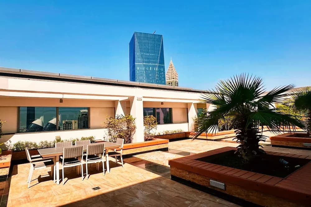 Pristine Difc 2BR w Pool Gym - photo 14