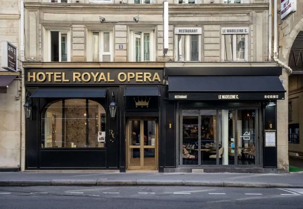 Hotel Royal Opera - photo 1