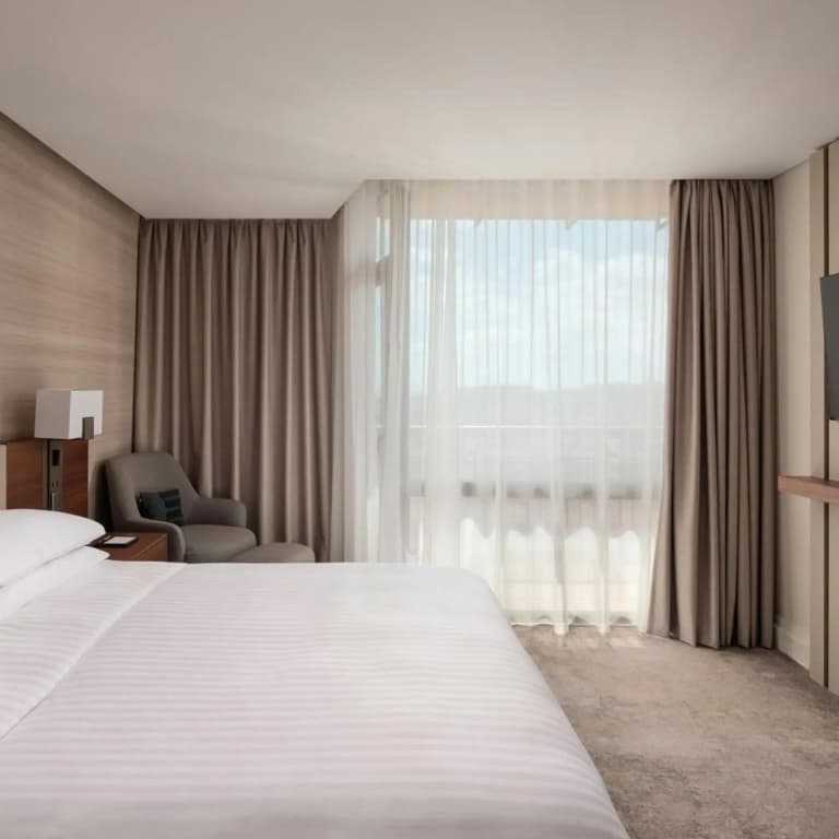 Lisbon Marriott Hotel - photo 44